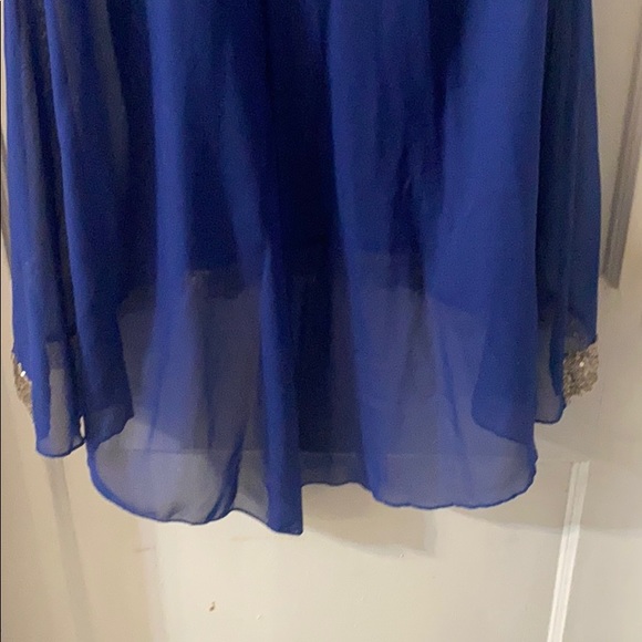 Blue Top! - Picture 5 of 5